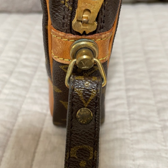 Vintage Louis Vuitton large wristlet - Picture 9 of 16